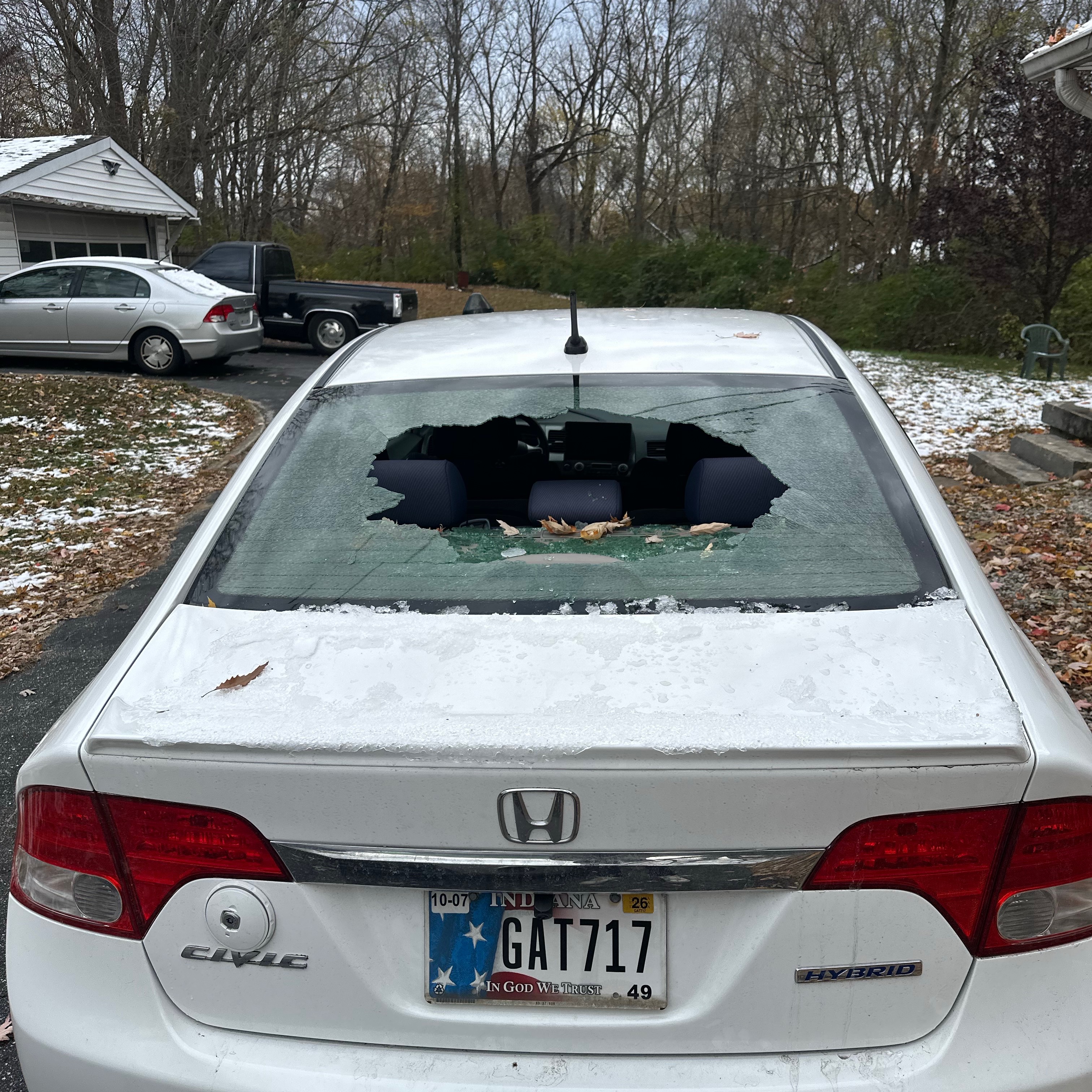 Honda windshield with damage before replacement